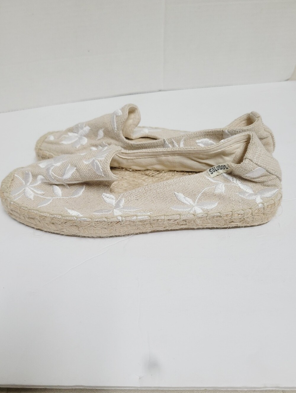 Soludos Sand Espadrilles with White Floral Embroidery Size 8 - Picture 5 of 12